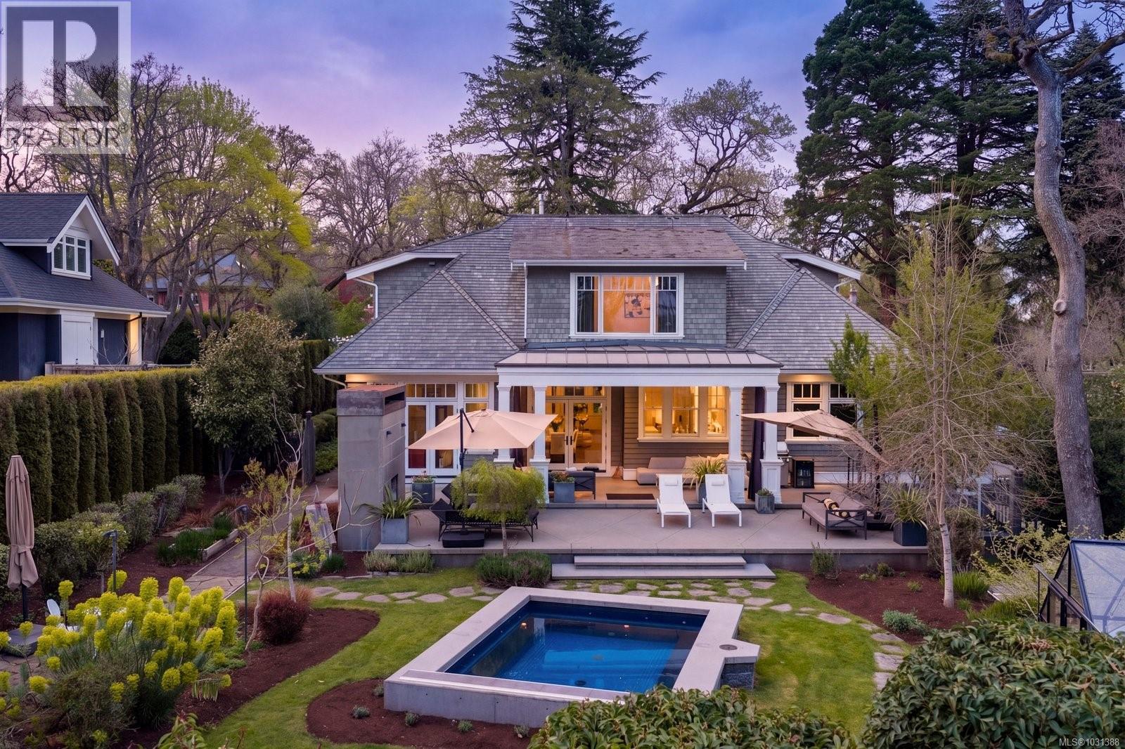  2545 Lansdowne Road, Oak Bay