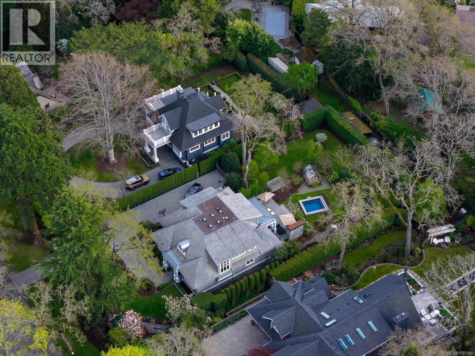  2545 Lansdowne Road, Oak Bay