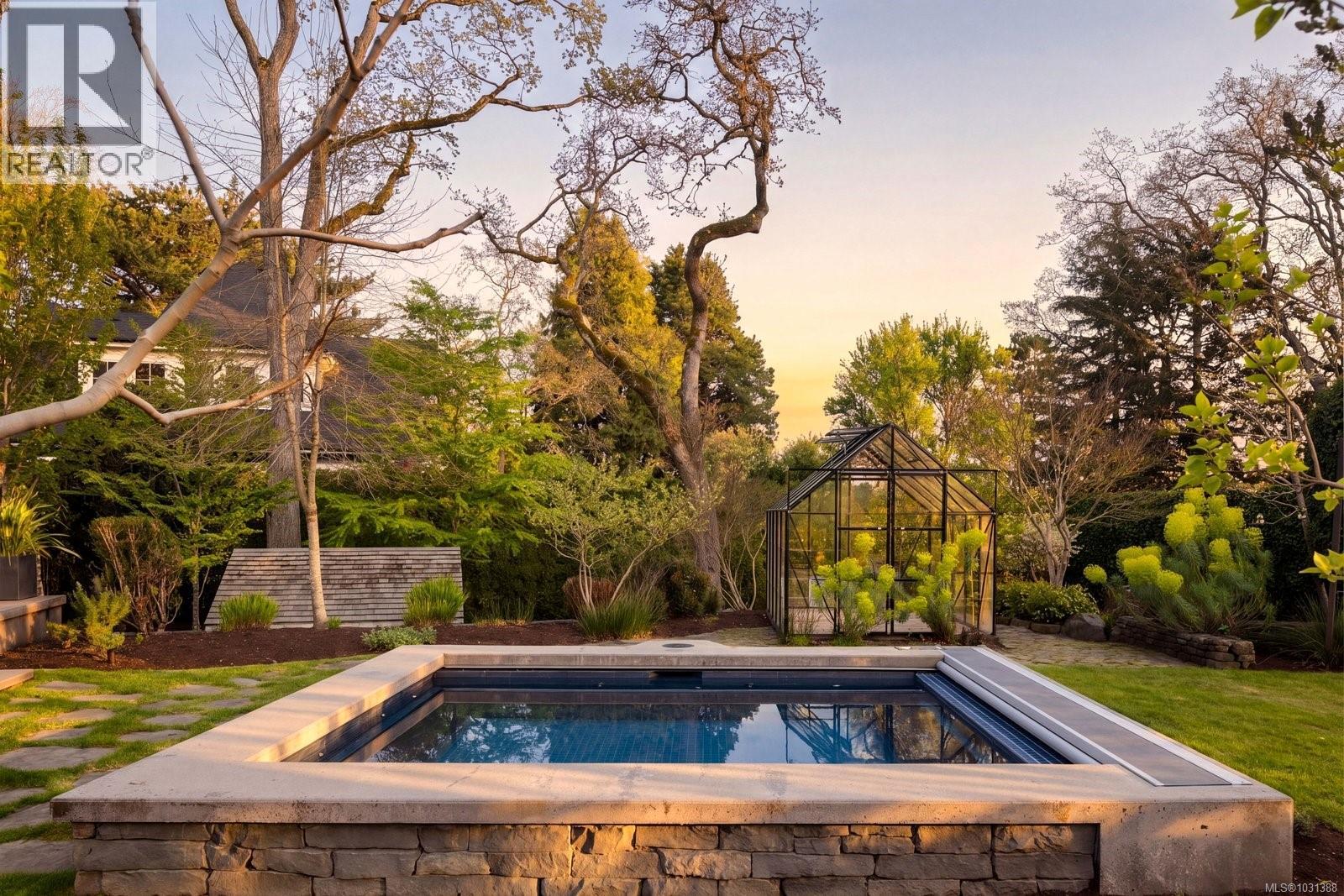  2545 Lansdowne Road, Oak Bay