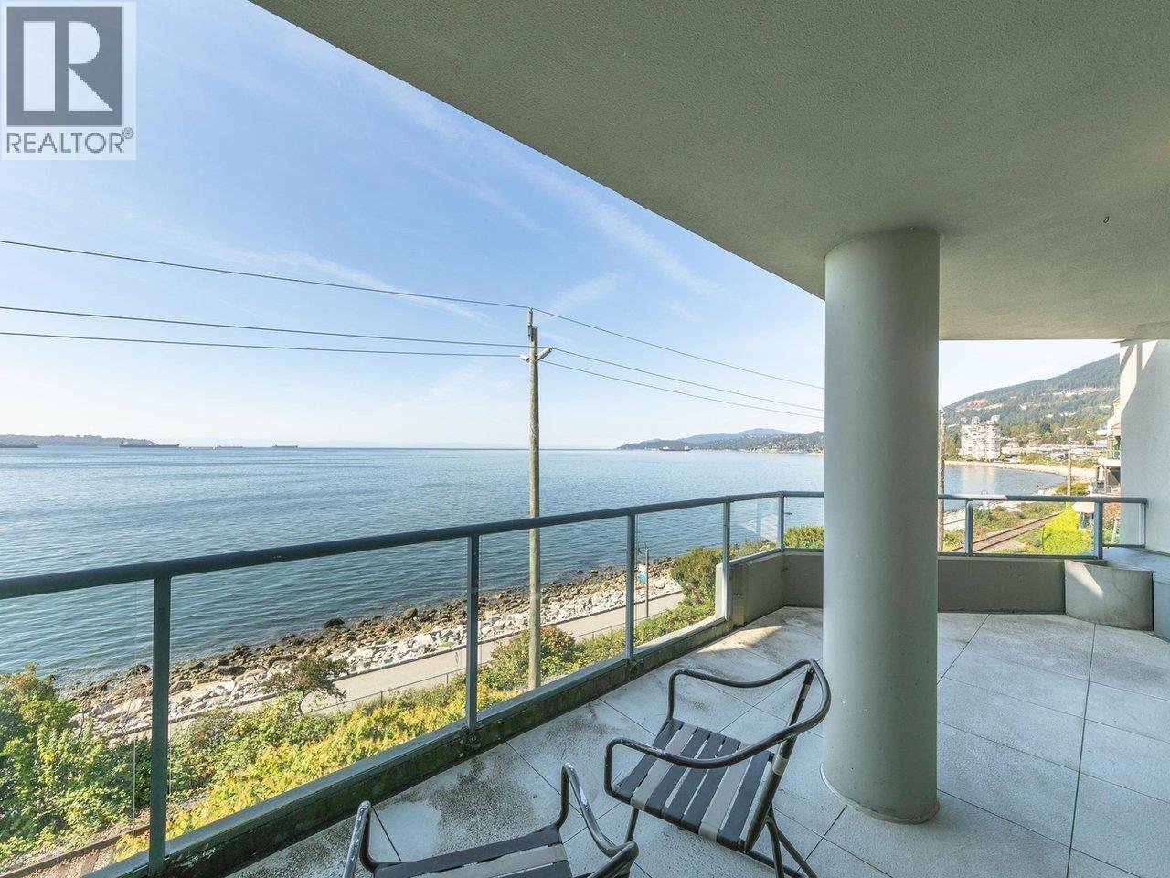 203 2190 ARGYLE AVENUE, West Vancouver