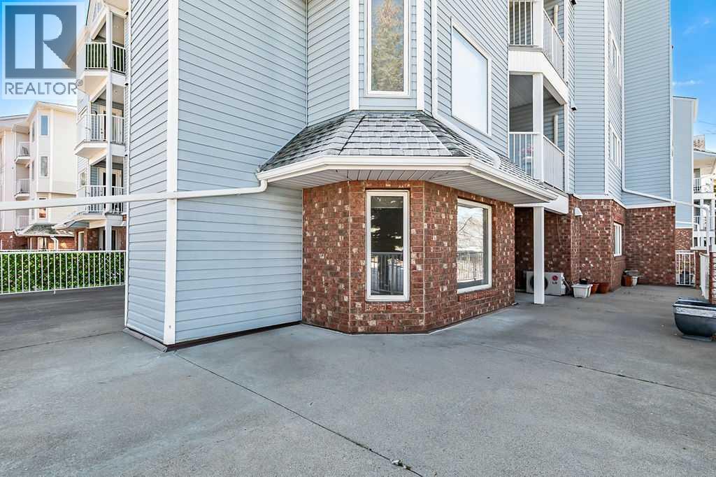 Single Family House for Sale in  Hawksbrow Point NW Hawkwood Calgary 