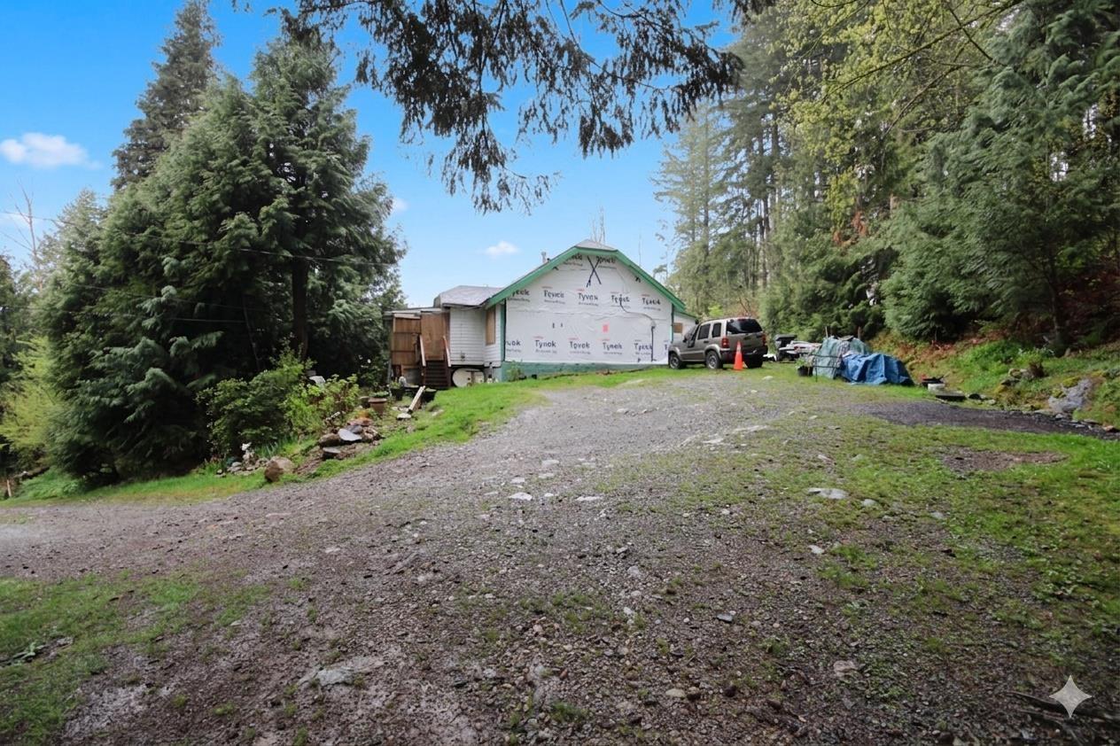 2391 LOUGHEED HIGHWAY, Mt Woodside