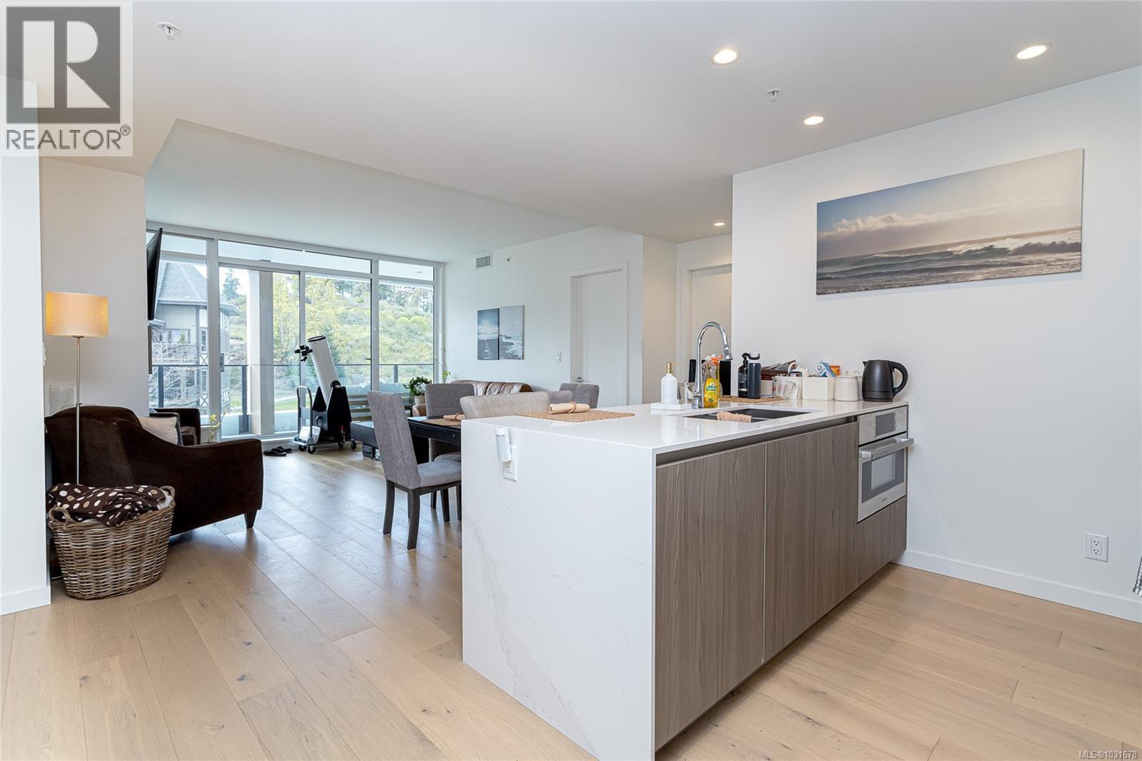 #803 2000 HANNINGTON RD - 15