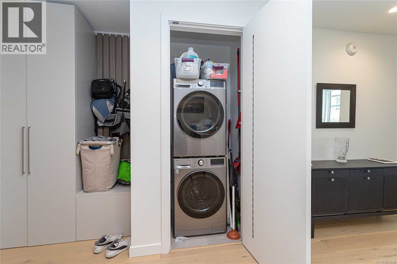 #803 2000 HANNINGTON RD - 23