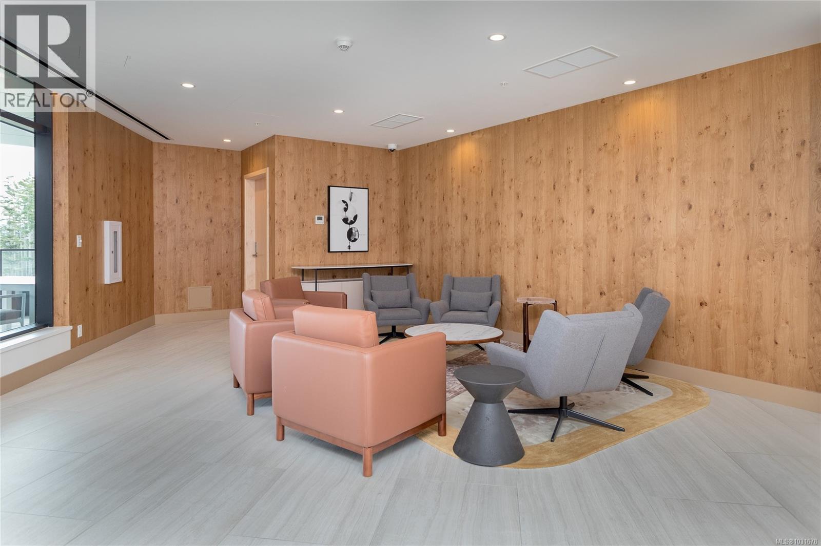 #803 2000 HANNINGTON RD - 32