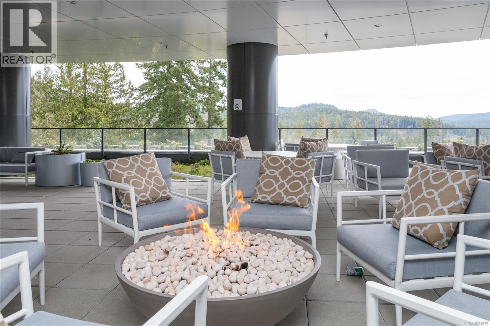 #803 2000 HANNINGTON RD - 33