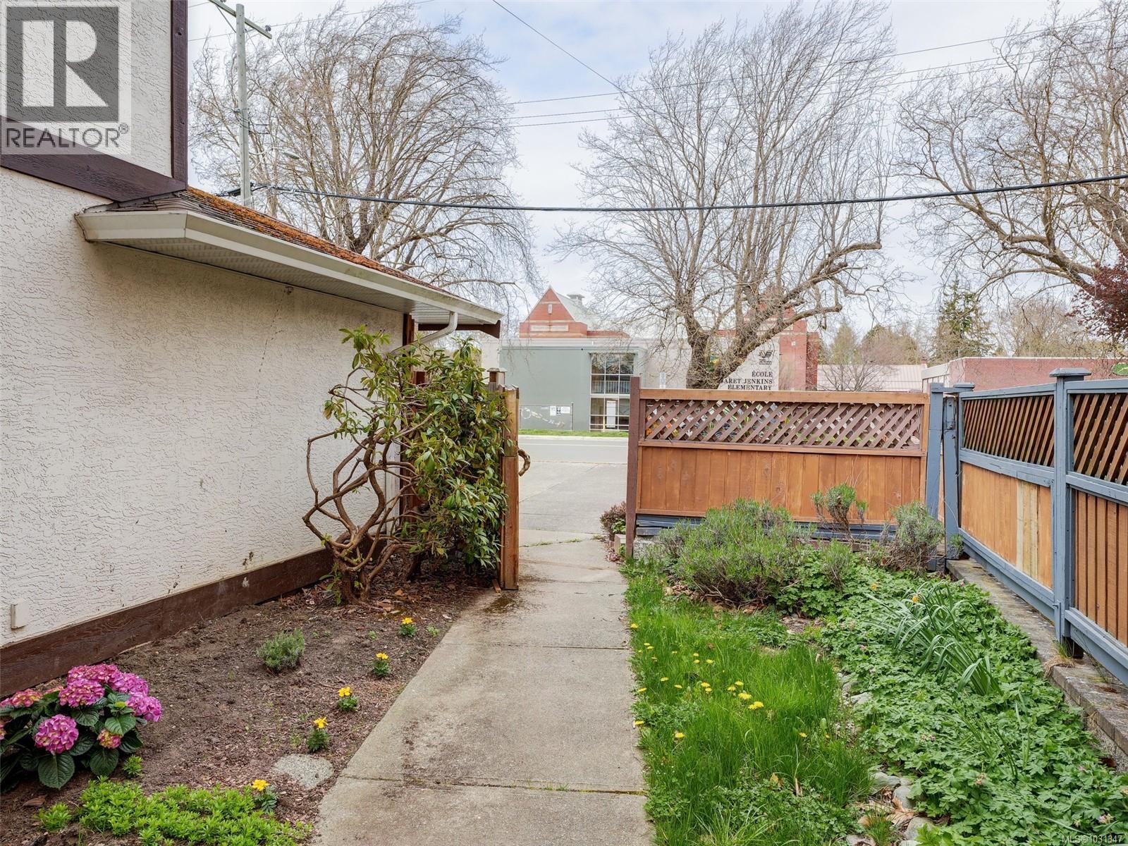  1825 Fairfield Road, Victoria