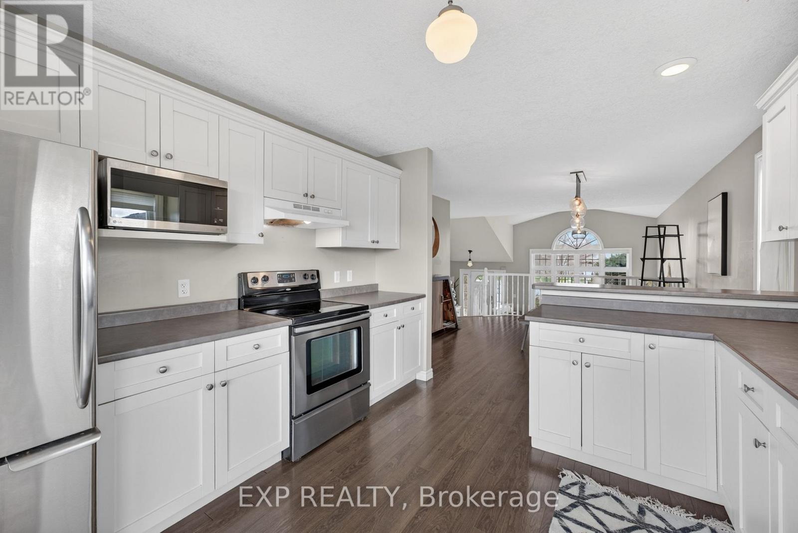 57 LAKE BREEZE COURT - 12
