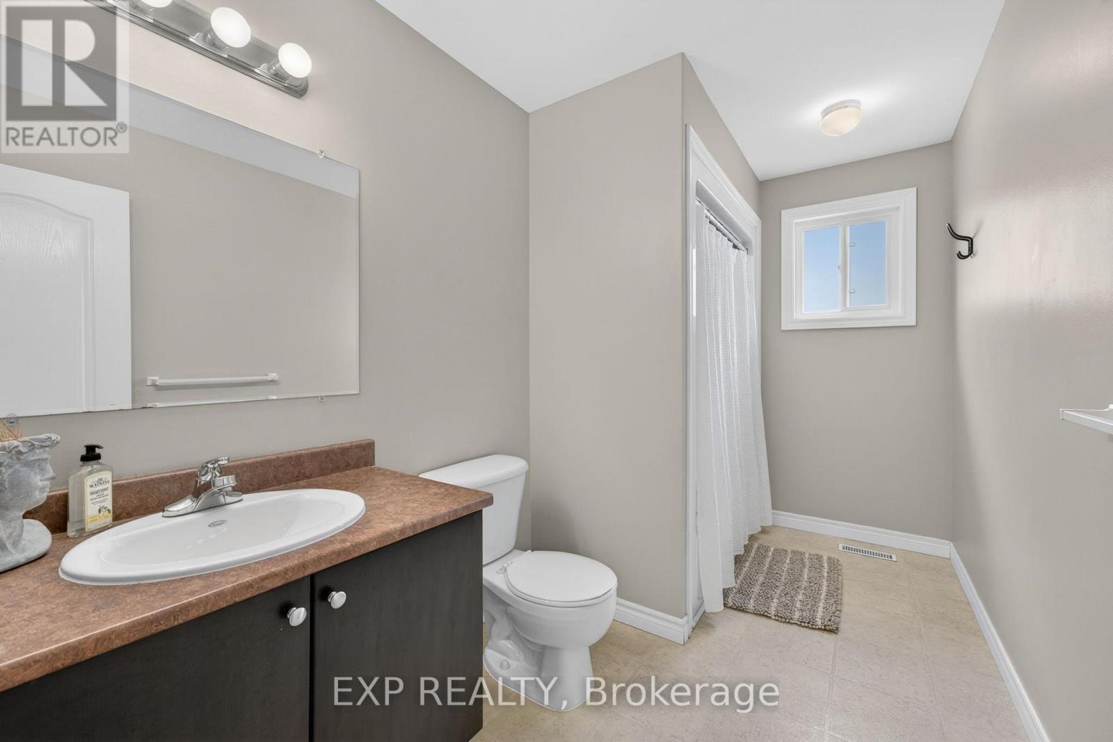57 LAKE BREEZE COURT - 21