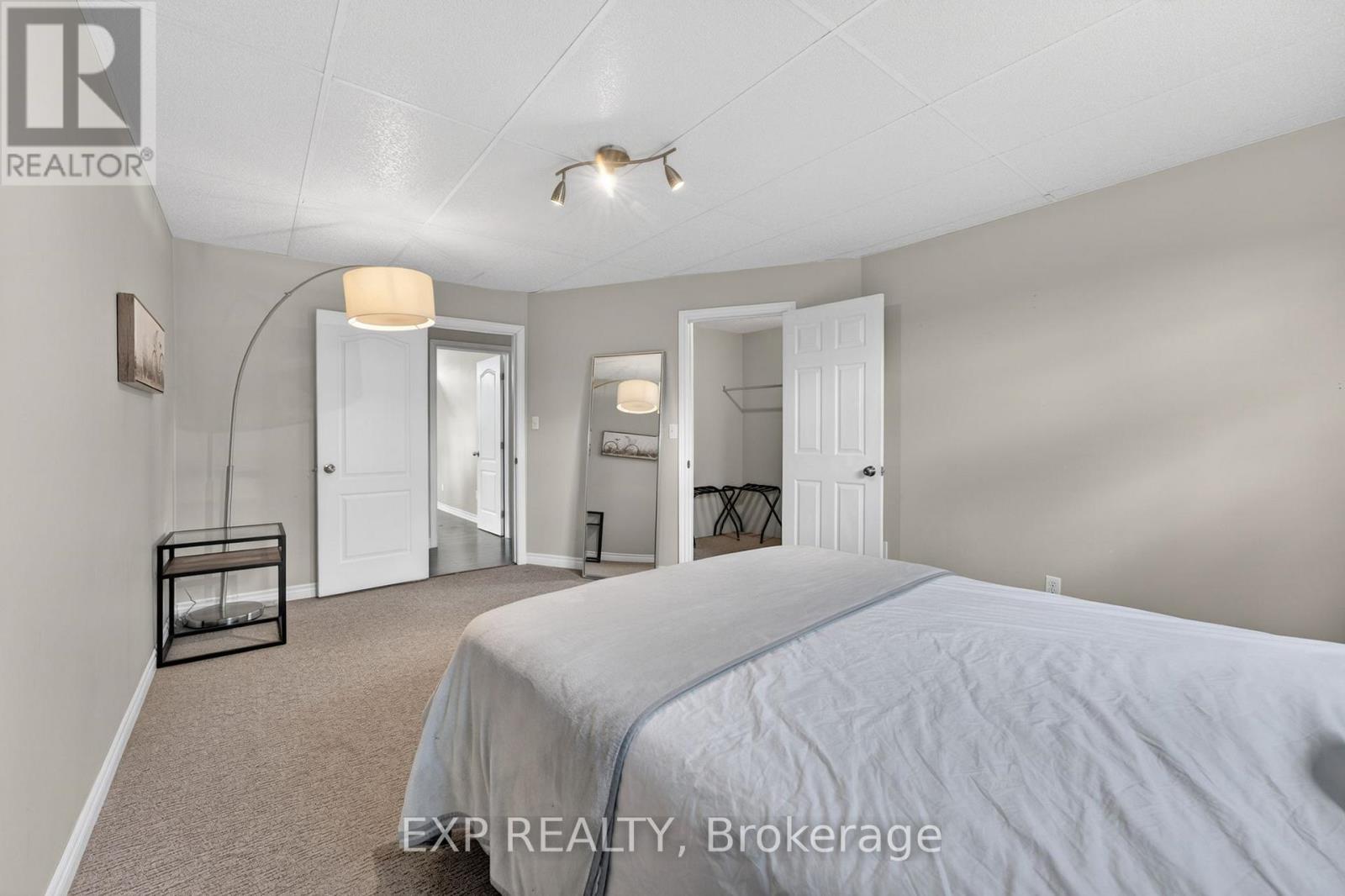 57 LAKE BREEZE COURT - 24