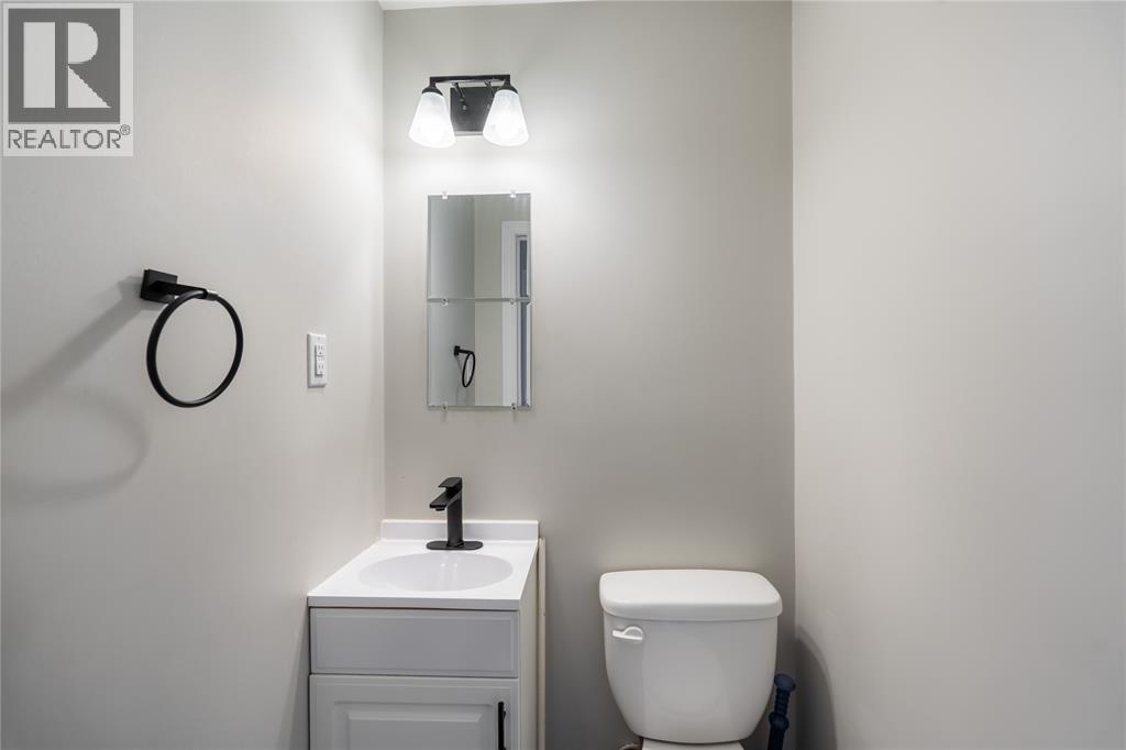 27 TURNER DRIVE Unit# 32, Sarnia, Ontario, N7S4R9 — Photo 11
