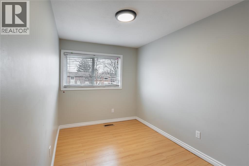 27 TURNER DRIVE Unit# 32, Sarnia, Ontario, N7S4R9 — Photo 16