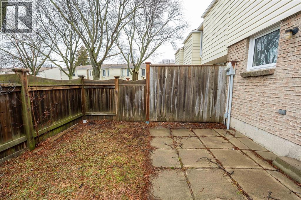 27 TURNER DRIVE Unit# 32, Sarnia, Ontario, N7S4R9 — Photo 26