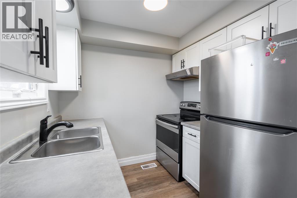 27 TURNER DRIVE Unit# 32, Sarnia, Ontario, N7S4R9 — Photo 9