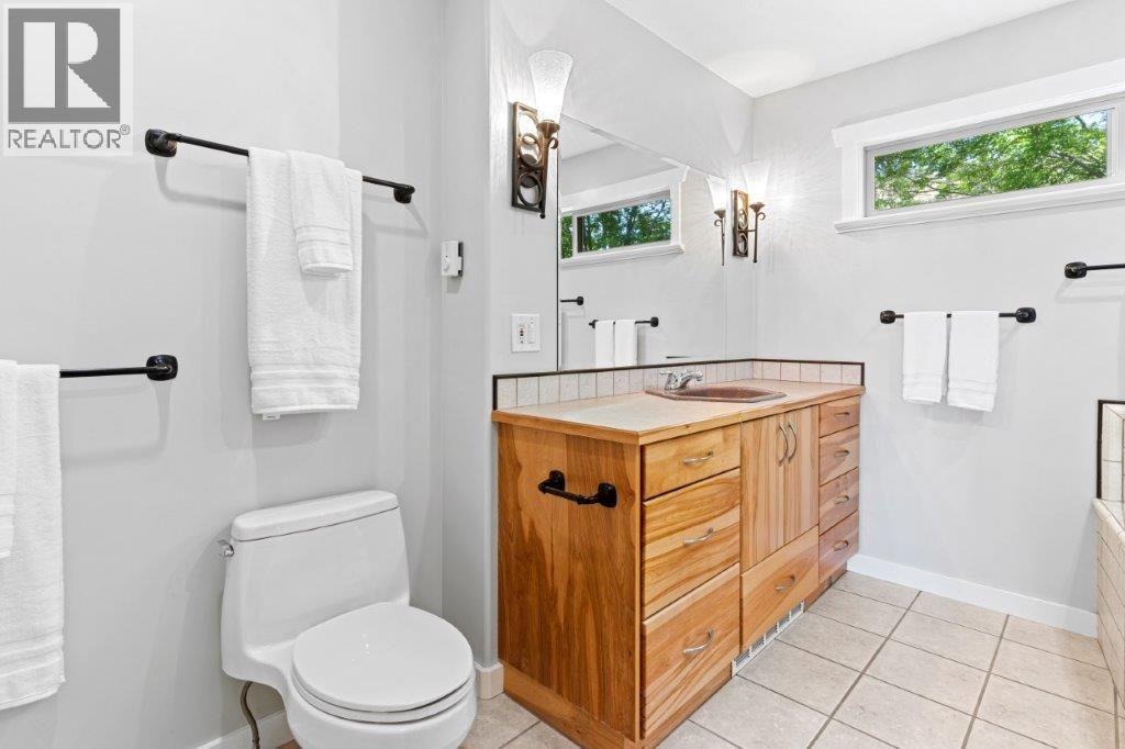 4170 Lake Avenue - 20