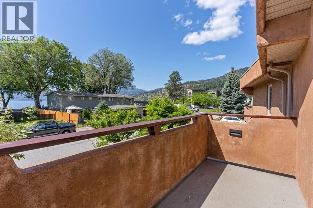 4170 Lake Avenue - 24