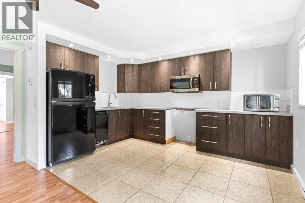 4170 Lake Avenue - 15