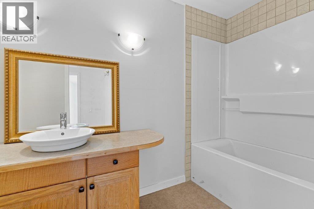 4170 Lake Avenue - 28