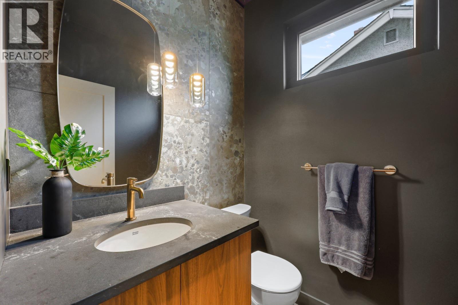 614 COWAN STREET - 18