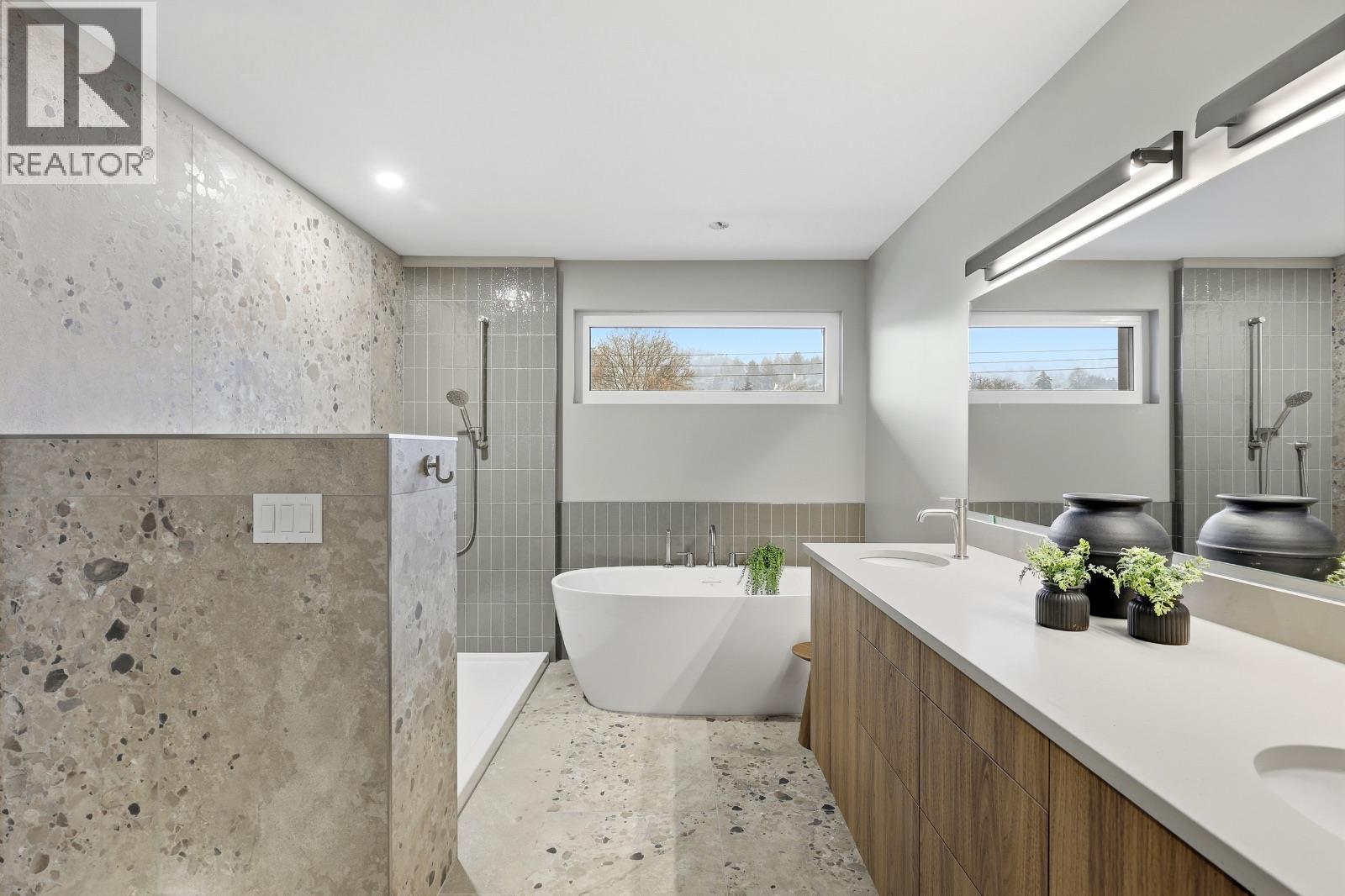 614 COWAN STREET - 34