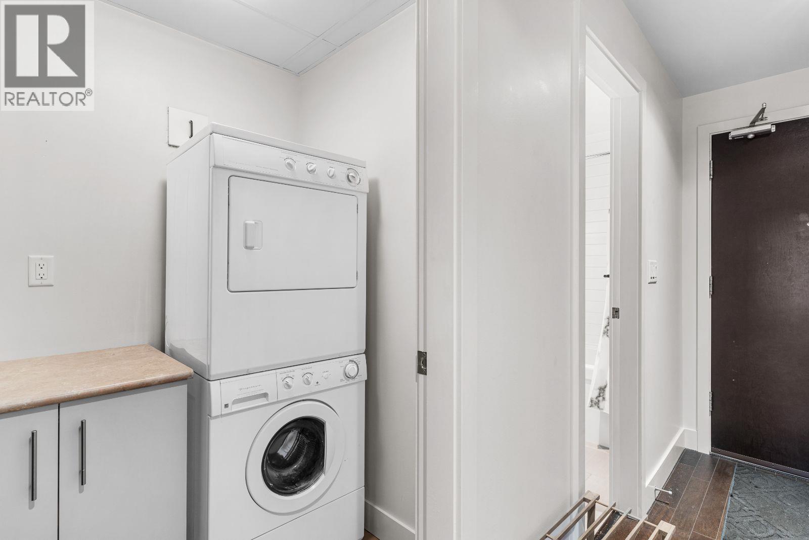 #303 2040 SPRINGFIELD ROAD - 14