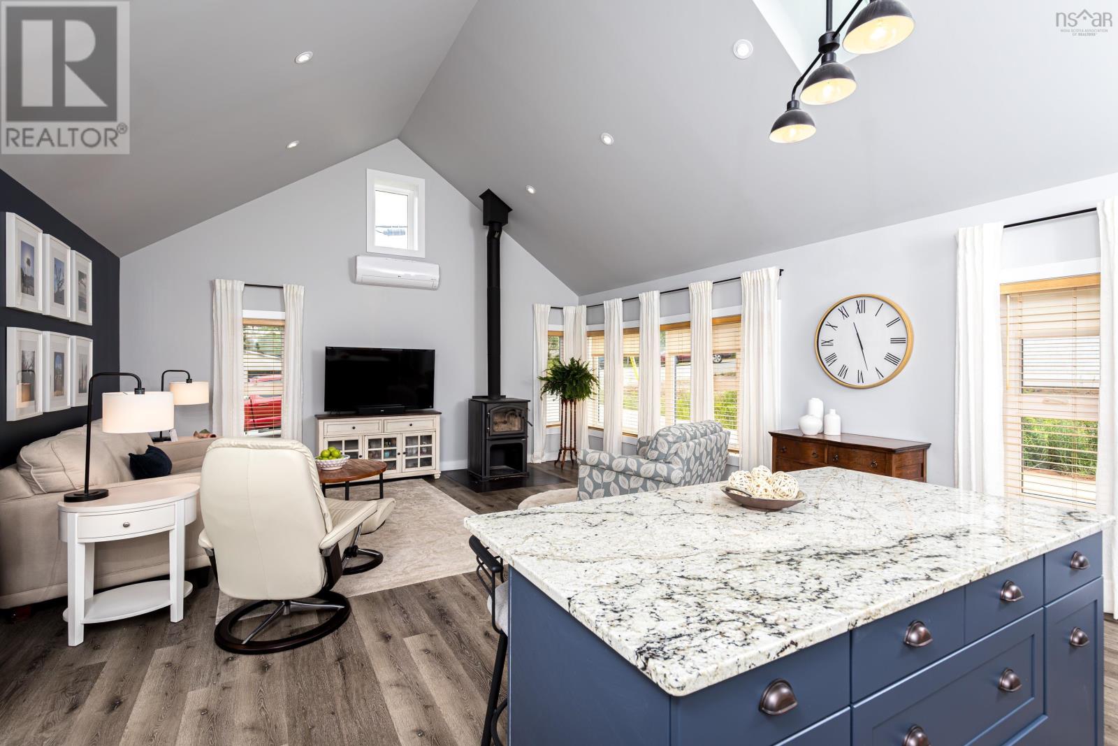 Property 16 of 29 of 14 Monarch Terrace