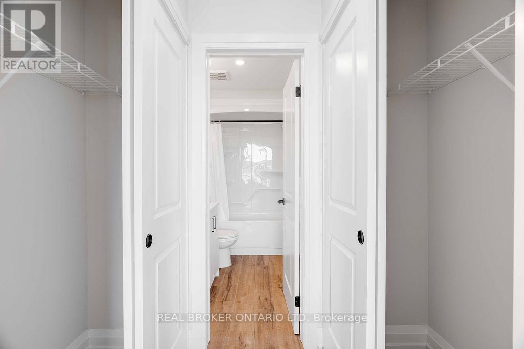 331 - 865 KLEINBURG DRIVE Property Photo