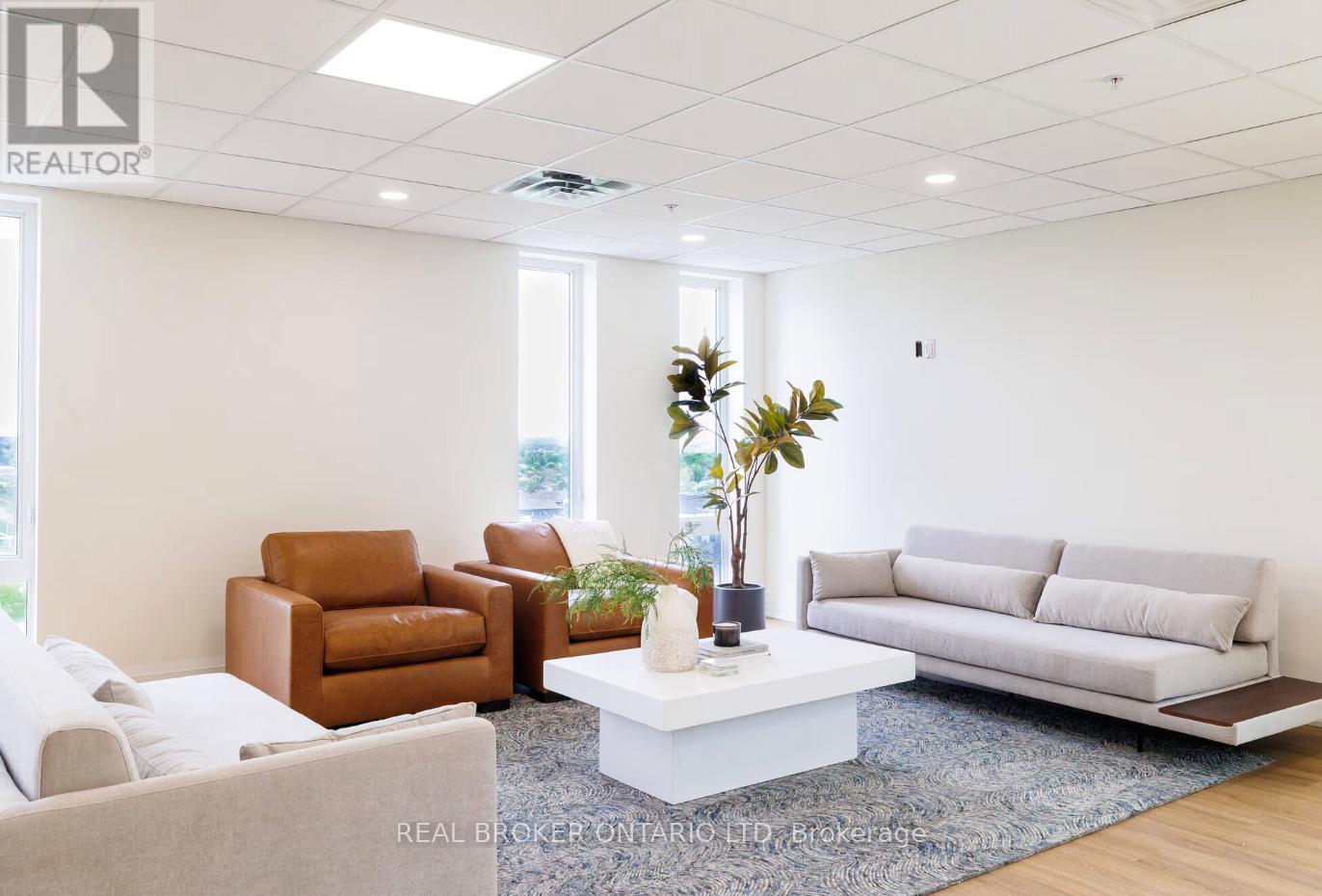 331 - 865 KLEINBURG DRIVE Property Photo