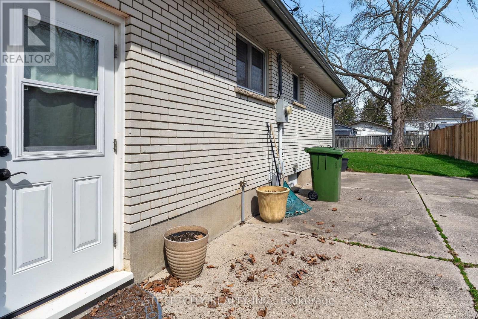 3 BRINKMAN COURT Property Photo