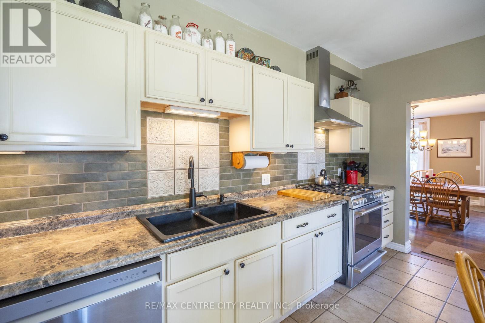 323804 MOUNT ELGIN ROAD Property Photo