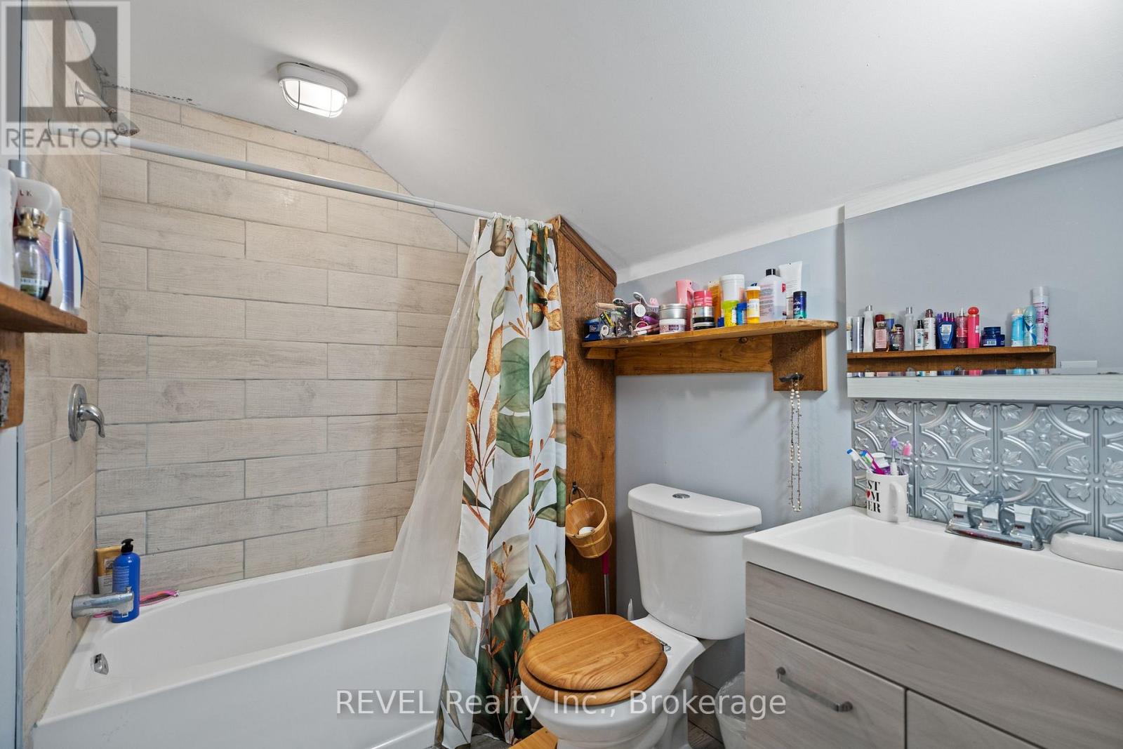 304 RIDGE RD N ROAD - 27