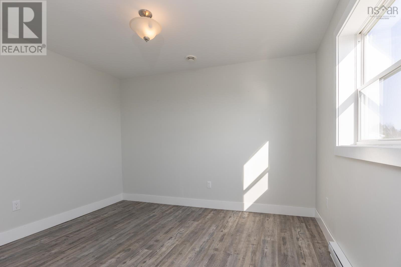 Property 24 of 48 of 164 Nicholas Road