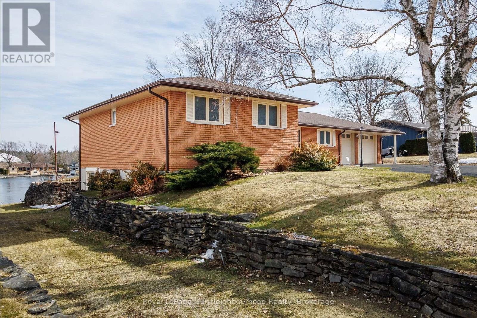 18 ROSECLIFF COURT - 3