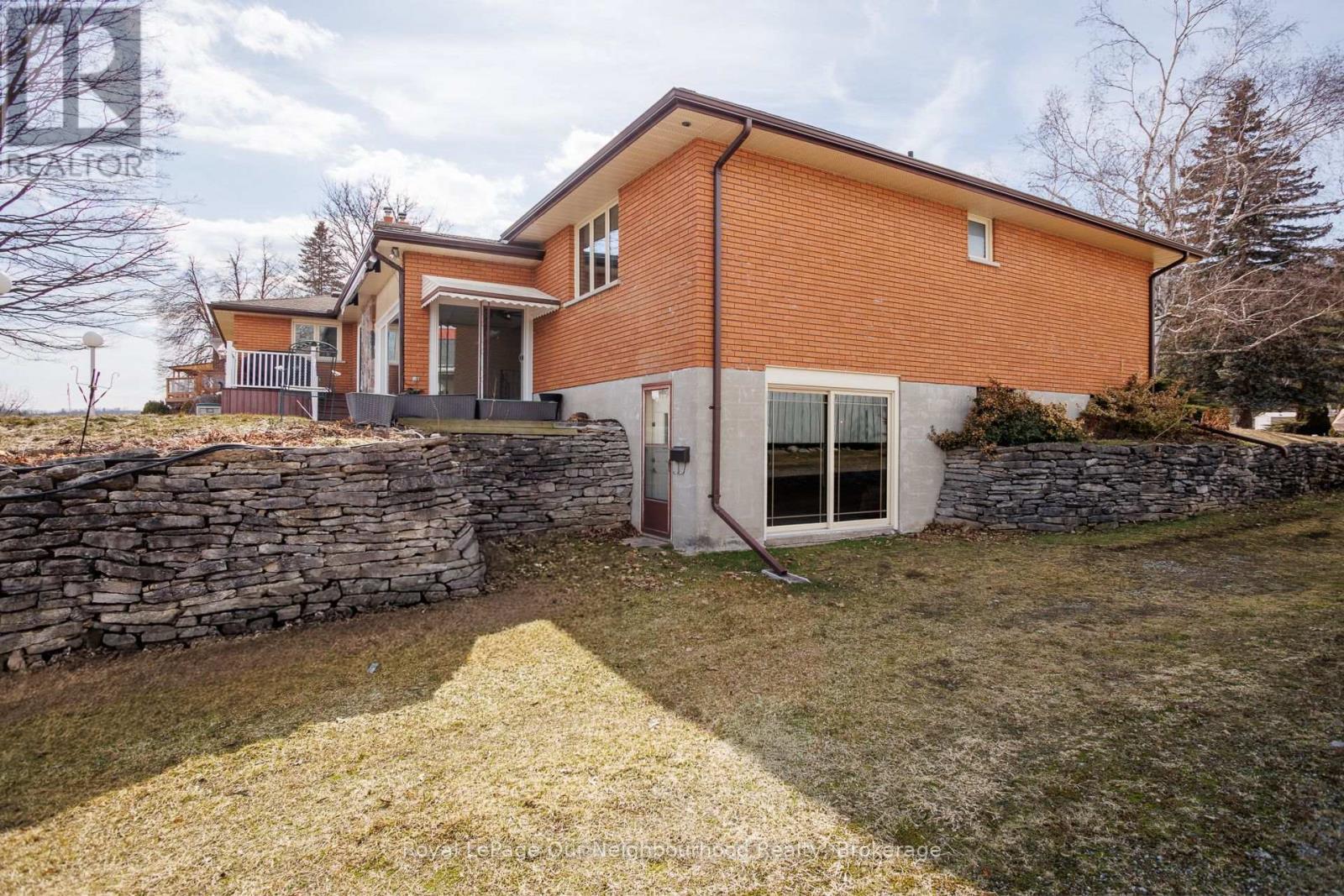 18 ROSECLIFF COURT - 4