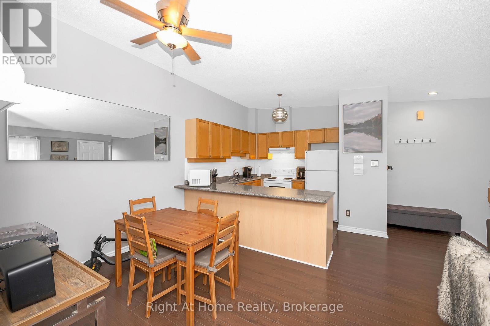 #706 1701 LAMPMAN AVENUE - 14