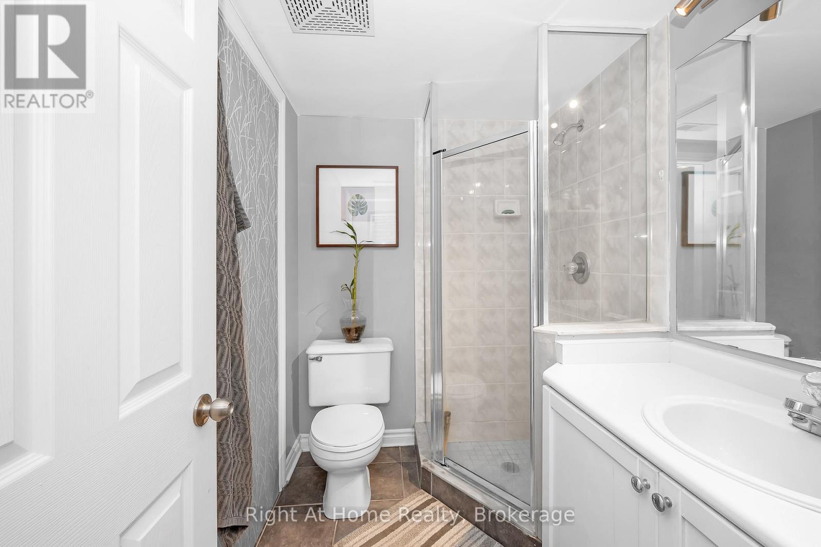 #706 1701 LAMPMAN AVENUE - 20