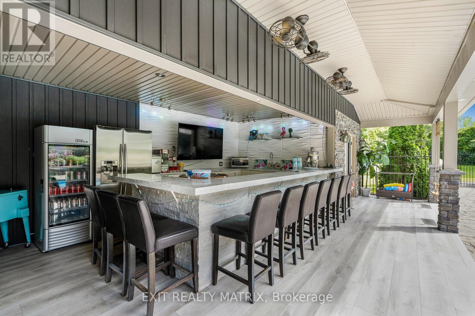 1271 GEORGES VANIER DRIVE — photo 45