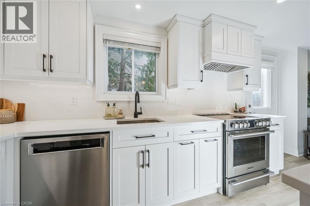 37 ENFIELD Drive — photo 12