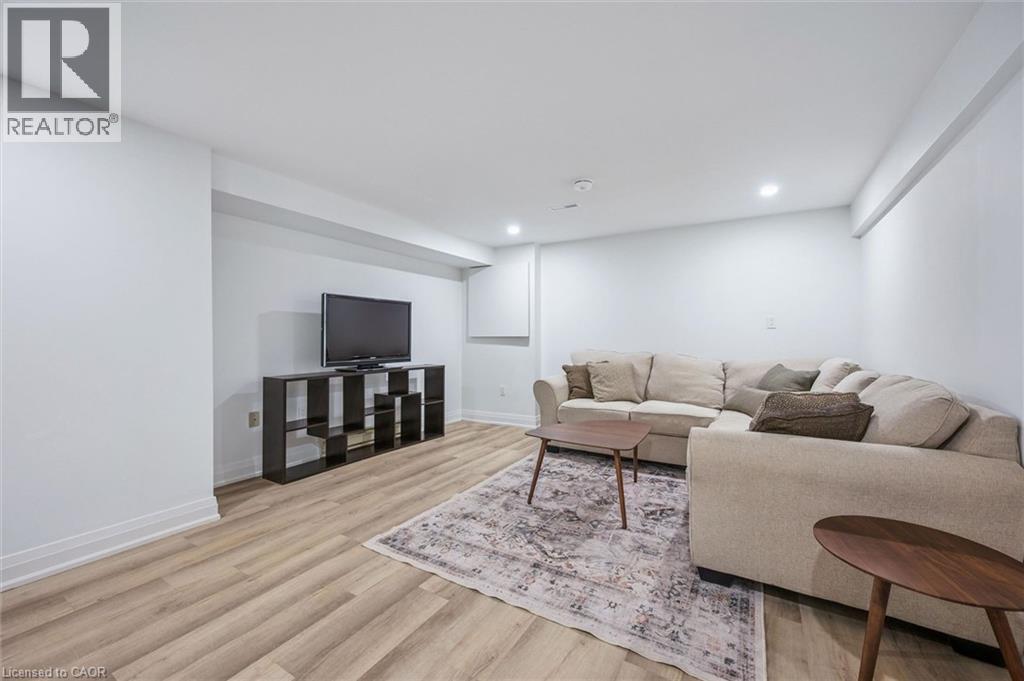 37 ENFIELD Drive — photo 28