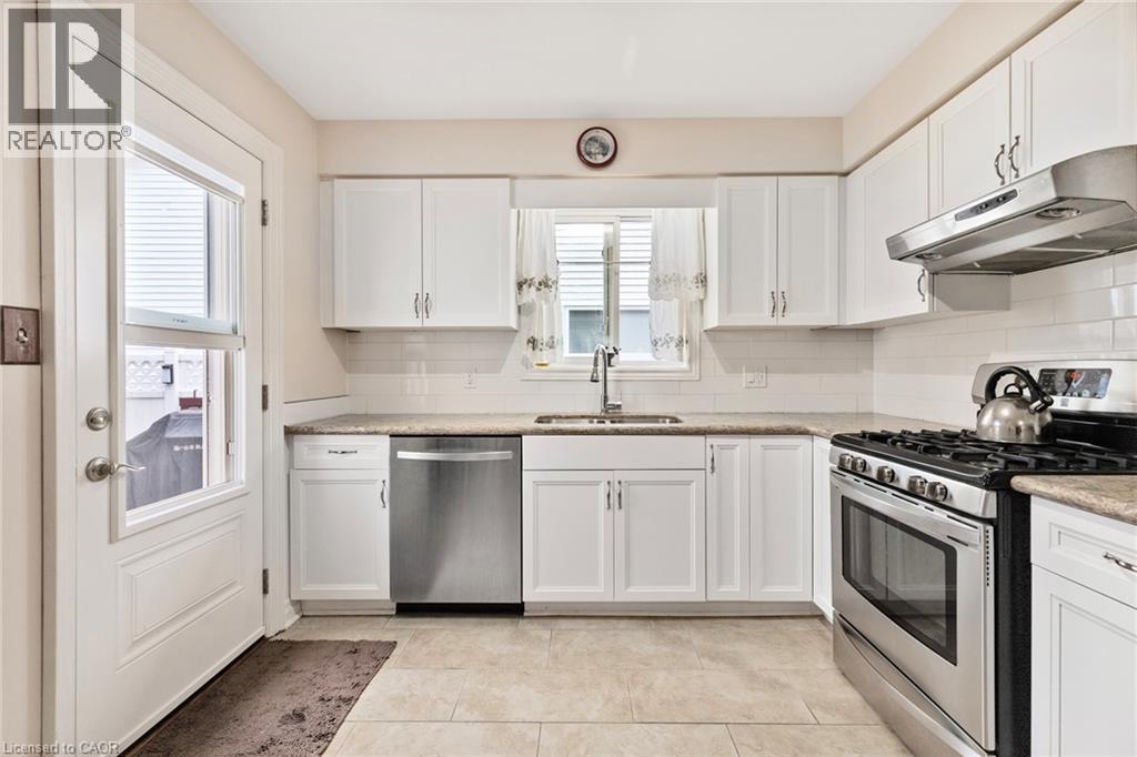 46 FOXHILL Crescent - 10