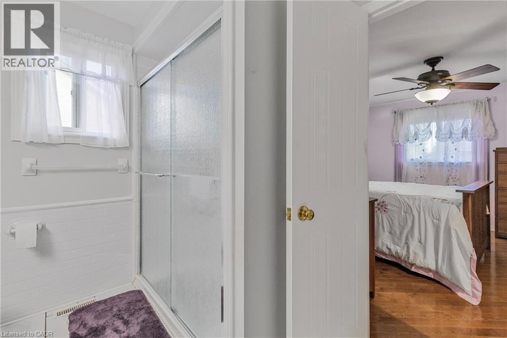 46 FOXHILL Crescent - 14