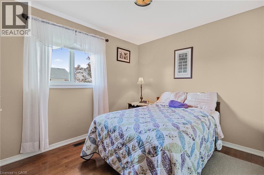 46 FOXHILL Crescent - 16