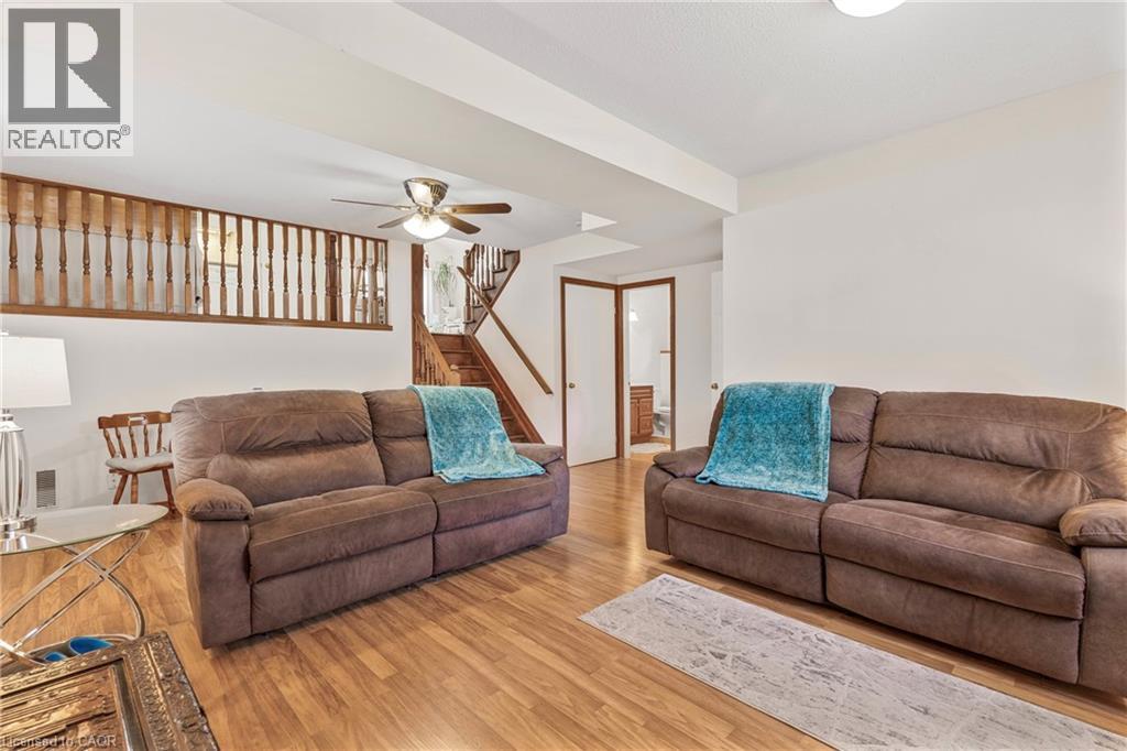 46 FOXHILL Crescent - 21