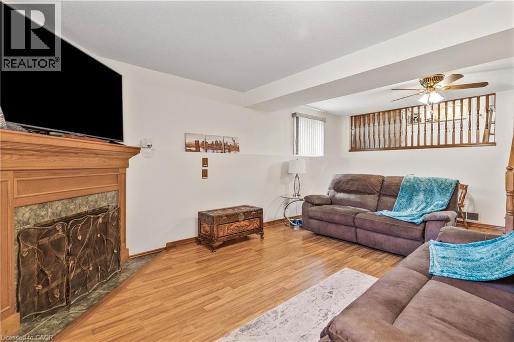 46 FOXHILL Crescent - 22