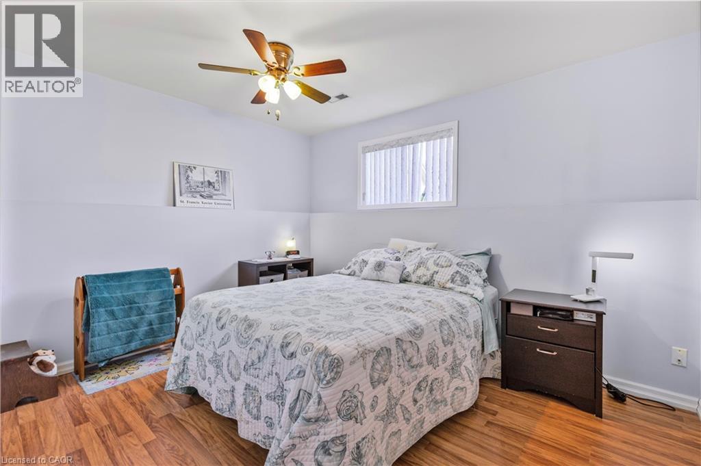 46 FOXHILL Crescent - 24