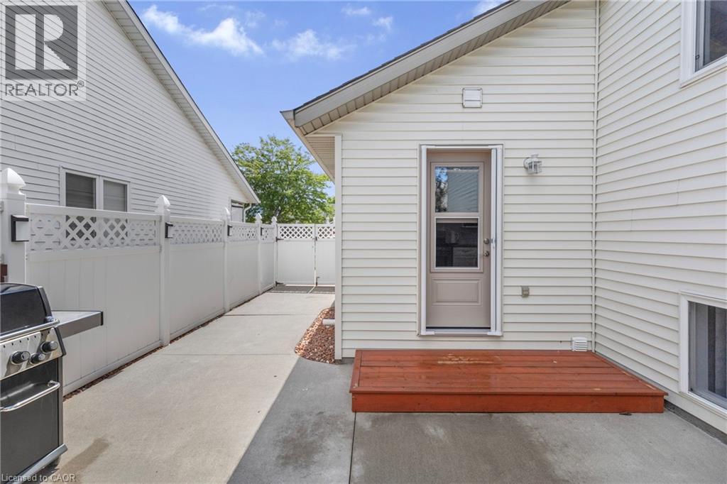 46 FOXHILL Crescent - 29
