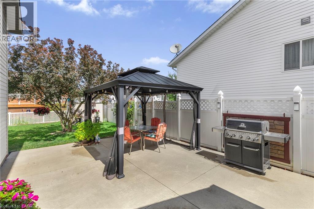 46 FOXHILL Crescent - 30