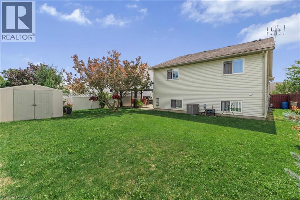 46 FOXHILL Crescent - 32