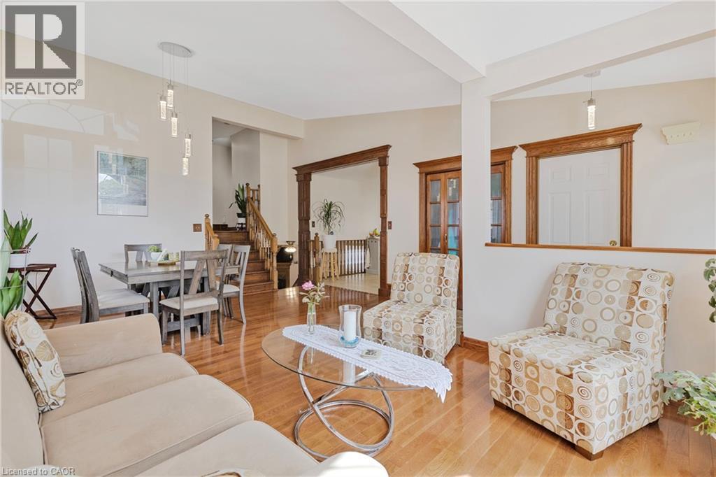 46 FOXHILL Crescent - 4