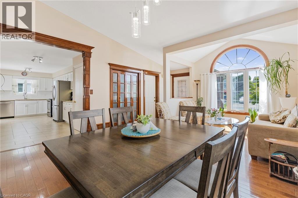 46 FOXHILL Crescent - 6